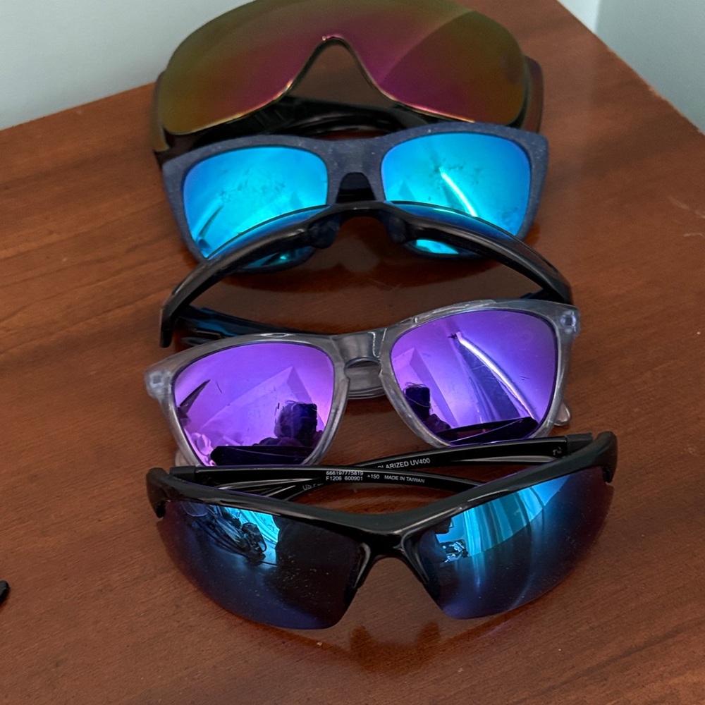 Assorted ski sunglasses